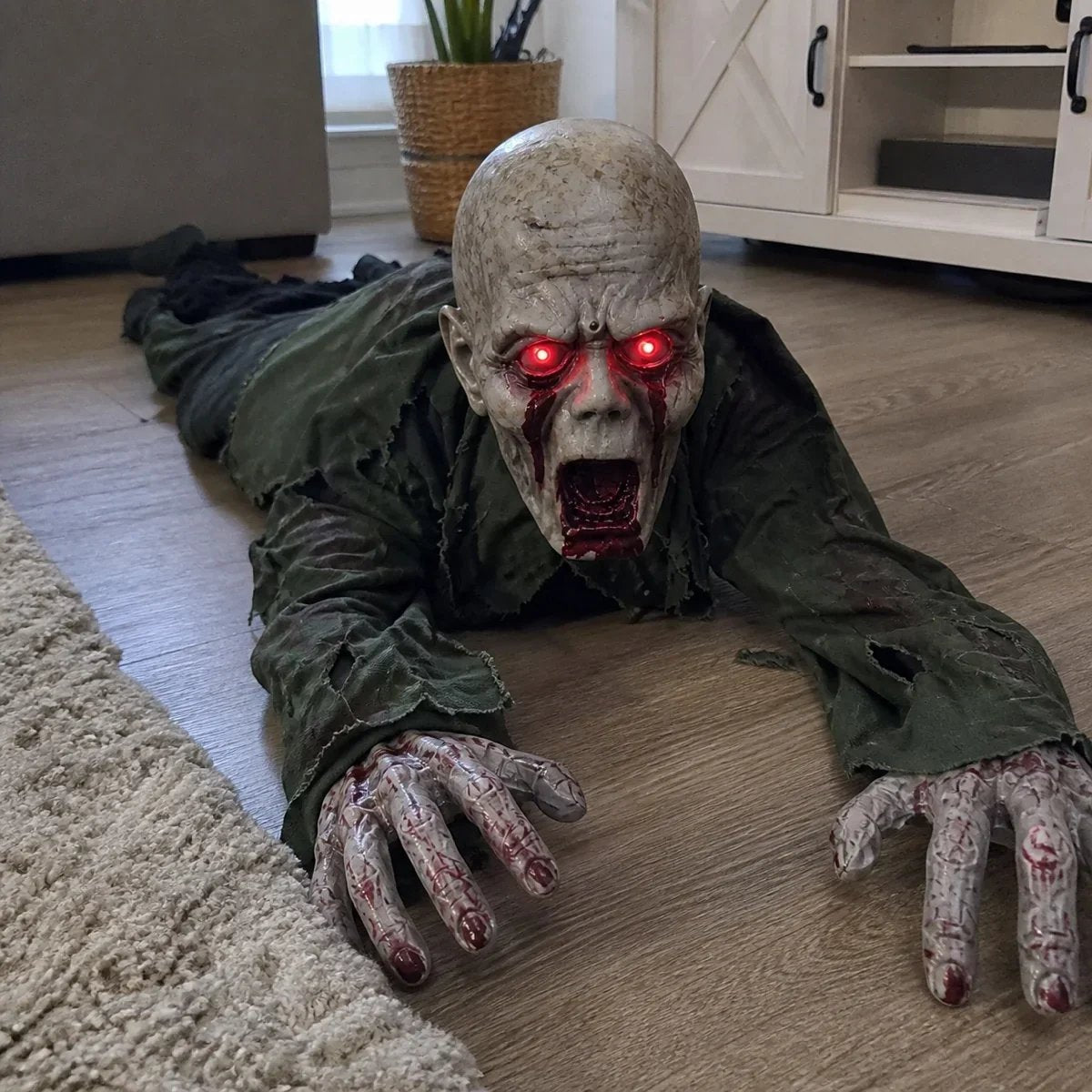 🔥Buy 2 Get 20% OFF🔥🎃 Crawling Halloween Ghoul™ — Glowing Eyes, Creepy Sounds & Real Crawling Action