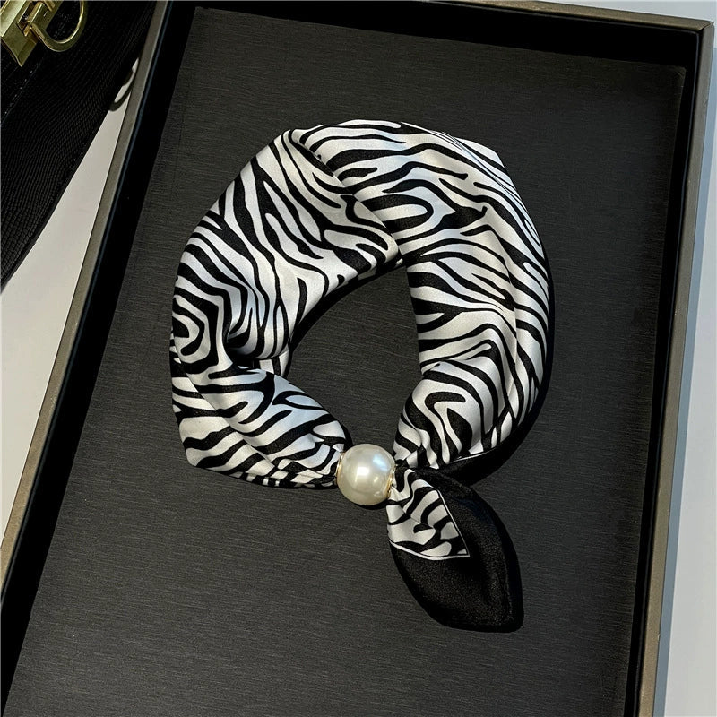🔥HOT SALE🔥 Pearl Buckle Closure Printed Scarf