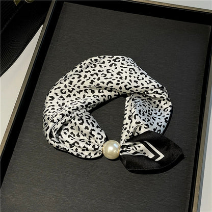 🔥HOT SALE🔥 Pearl Buckle Closure Printed Scarf