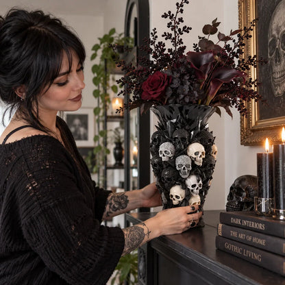 💀🐦‍⬛ Crystal Skull Vase – Where Darkness Meets Elegance ✨