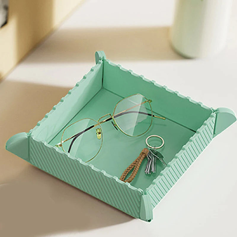🍳🧲MagnaFold™ 3-in-1 Magnetic Silicone Trivet – Hot Pad, Foldable Tray & Fridge Storage