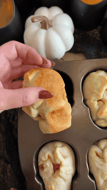 Skull Bites | 6-Cavity Halloween Baking Pan